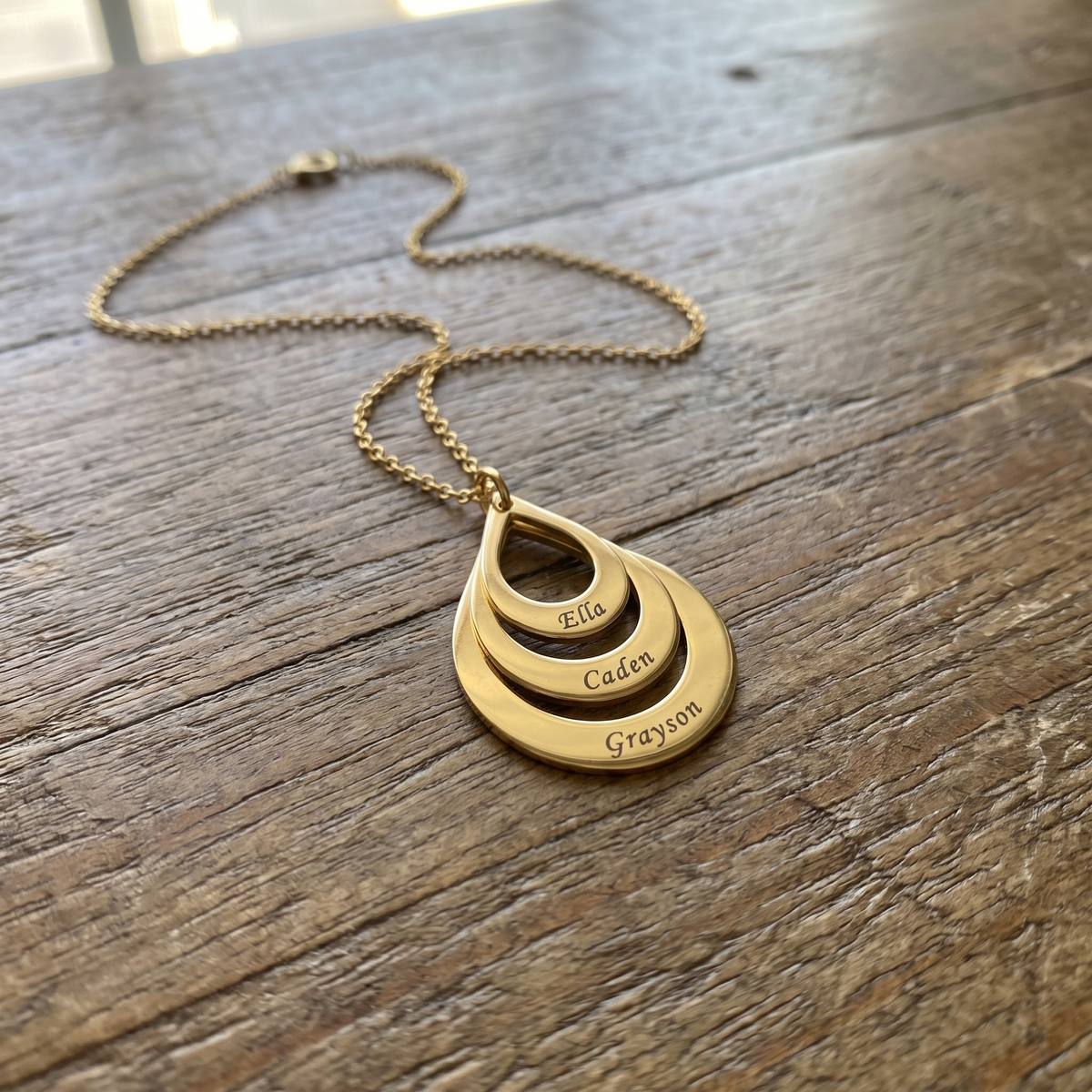 COEUR necklace engraved names close-up