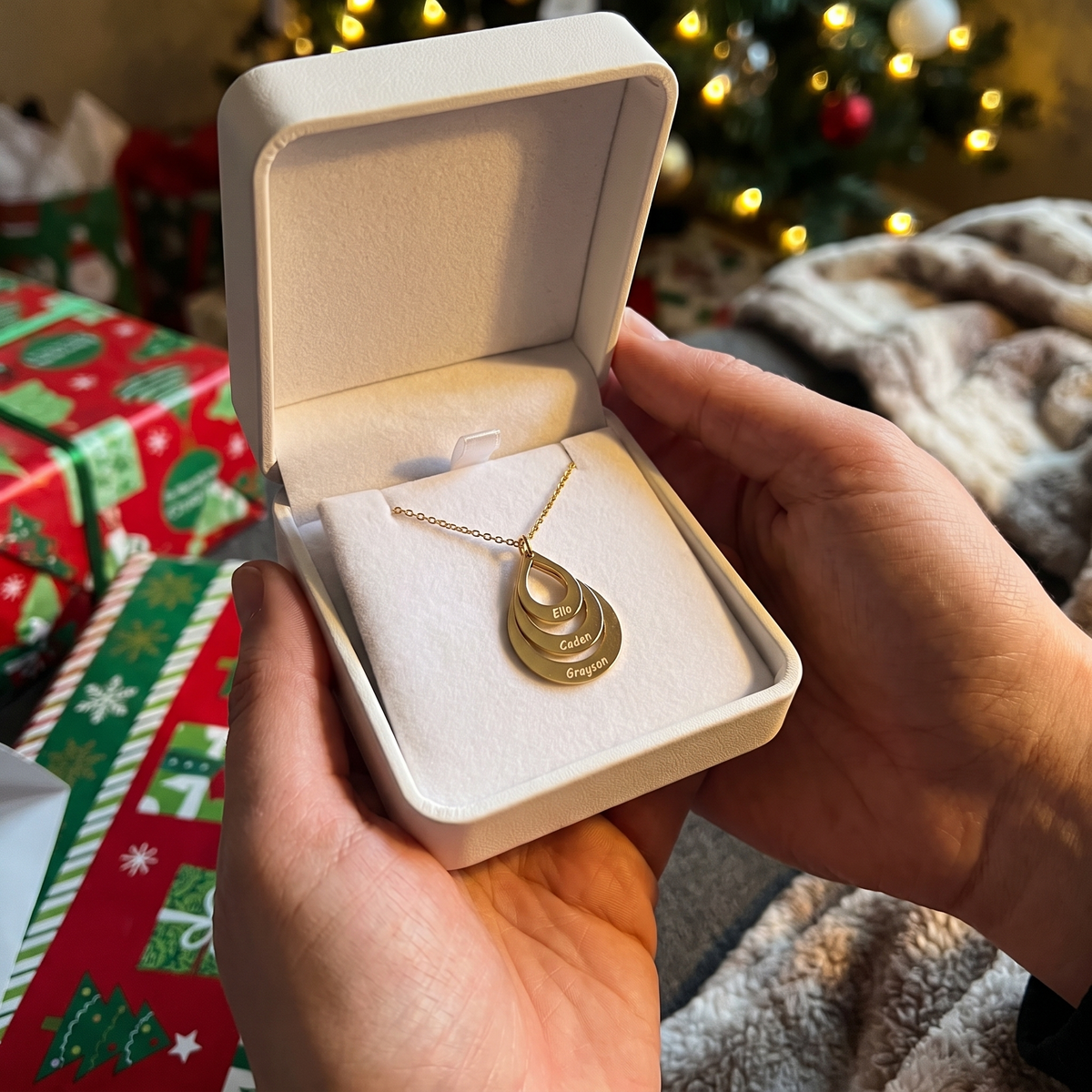 COEUR necklace in gift box